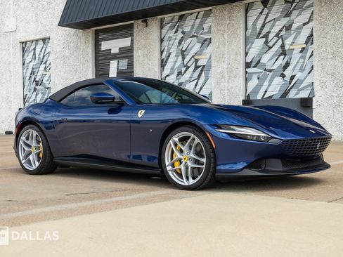 Used 2025 Ferrari Roma Spider RWD image 18