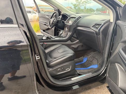 Used 2018 Ford Edge Titanium w/ Technology Package FWD image 22