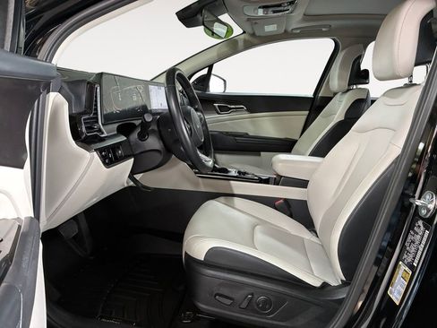 Used 2025 Kia Sportage EX w/ Premium Package FWD image 9