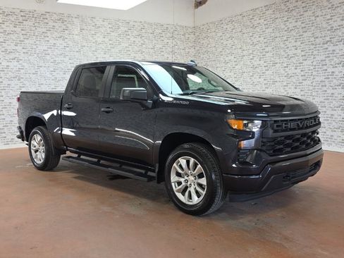 Used 2023 Chevrolet Silverado 1500 Custom image 1