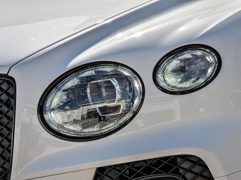 Used 2022 Bentley Bentayga AWD/4WD image 6