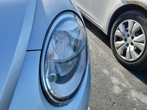 Used 2012 Volkswagen Beetle 2.5 FWD image 4