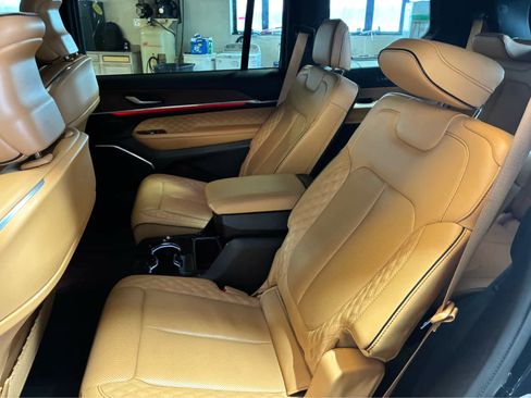 Used 2023 Jeep Grand Cherokee L Summit image 12