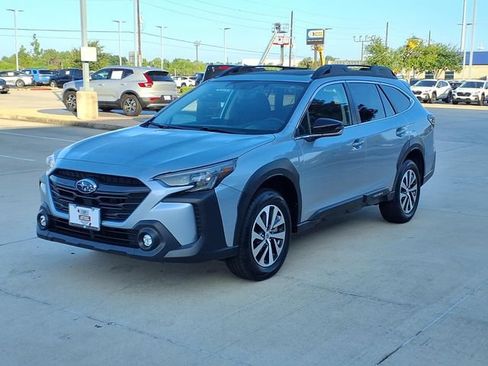 Certified 2024 Subaru Outback Premium AWD/4WD image 3