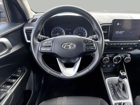 Used 2021 Hyundai Venue SEL w/ Premium Package FWD image 6