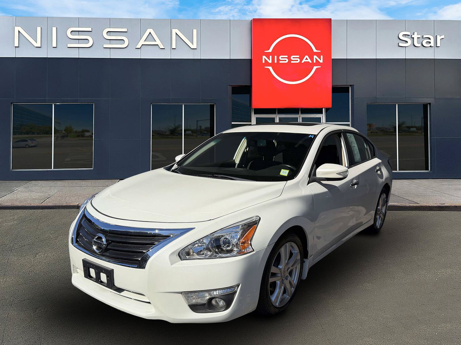 Used 2013 Nissan Altima 3.5 SV w/ Navigation Pkg FWD image 3