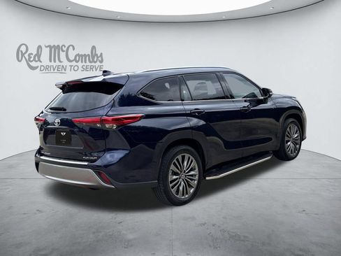 Used 2021 Toyota Highlander Platinum FWD image 5