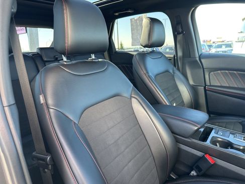 Used 2022 Ford Edge ST-Line w/ Class II Trailer Tow Package AWD/4WD image 37