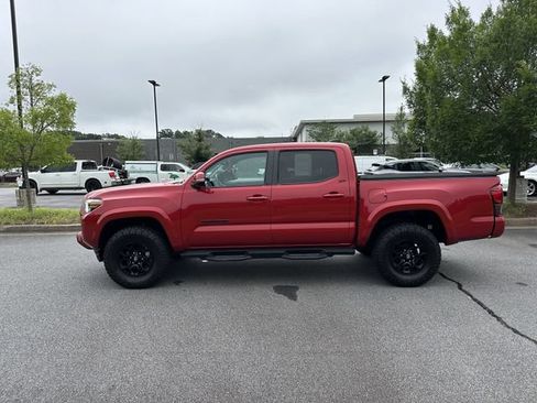 Used 2022 Toyota Tacoma SR5 w/ Technology Package RWD image 6