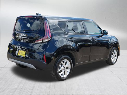 Certified 2025 Kia Soul LX FWD image 7