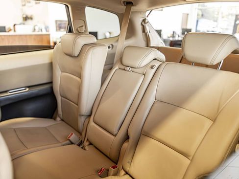 Used 2010 Subaru Tribeca Limited image 34