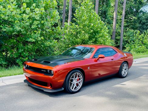 Used 2022 Dodge Challenger SRT Hellcat w/ Plus Package RWD image 19