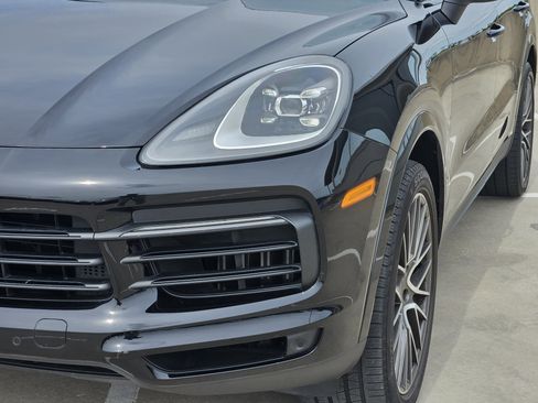 Used 2020 Porsche Cayenne image 16