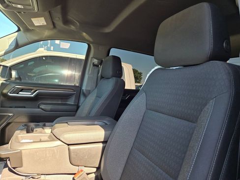 Used 2023 Chevrolet Silverado 1500 LT AWD/4WD image 25