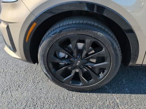 Used 2021 Kia Sorento SX image 3