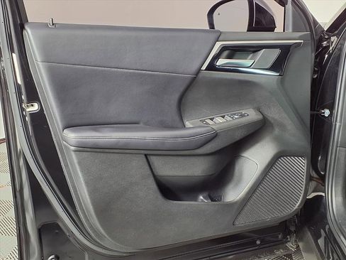 Used 2023 Mitsubishi Outlander SE image 23