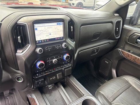 Used 2022 GMC Sierra 2500 Denali w/ Denali Ultimate Package image 18
