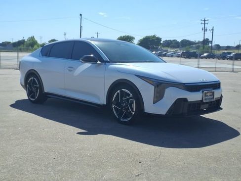 Used 2025 Kia K4 GT-Line w/ GT-Line Premium Package FWD image 3