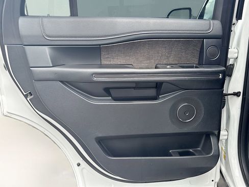Used 2020 Ford Expedition Limited AWD/4WD image 16