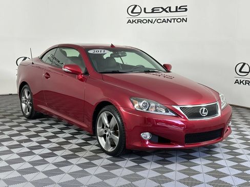 Used 2011 Lexus IS 250C w/ Luxury Pkg RWD image 2