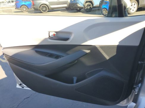 Used 2022 Toyota Corolla LE image 23