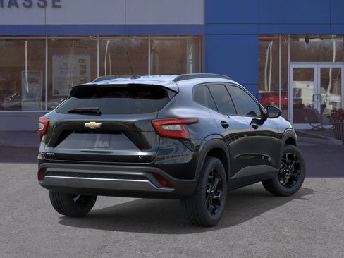 New 2026 Chevrolet Trax LT image 4