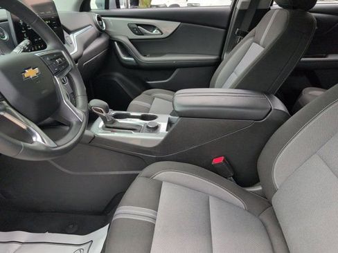 Used 2025 Chevrolet Blazer LT FWD image 24