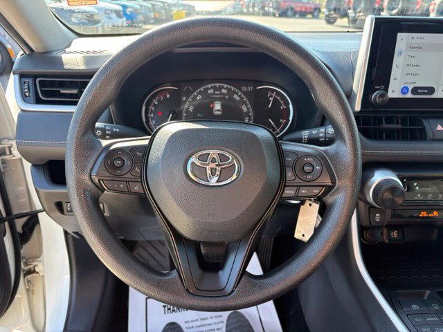 Used 2025 Toyota RAV4 LE AWD/4WD image 15