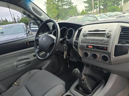 Used 2011 Toyota Tacoma 4x4 Double Cab w/ TRD Sport Pkg w/JBL Audio image 10