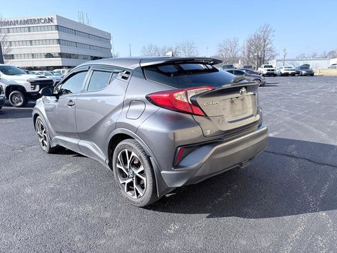 Used 2018 Toyota C-HR XLE FWD image 3