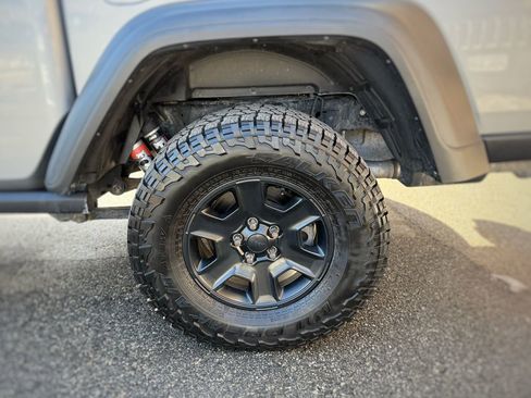 Used 2020 Jeep Gladiator Mojave w/ Dual Top Group image 12