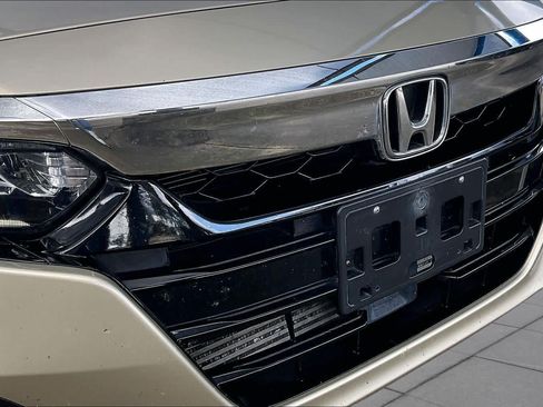 Used 2018 Honda Accord Touring image 30