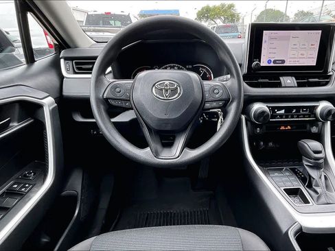 Used 2023 Toyota RAV4 LE AWD/4WD image 6