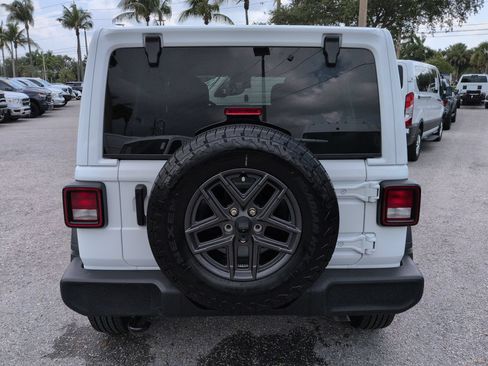 Used 2024 Jeep Wrangler Unlimited Sport AWD/4WD image 6