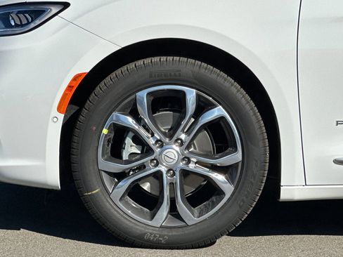 New 2026 Chrysler Pacifica Pinnacle image 34