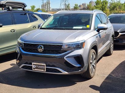 Used 2023 Volkswagen Taos SE w/ Panoramic Sunroof Package