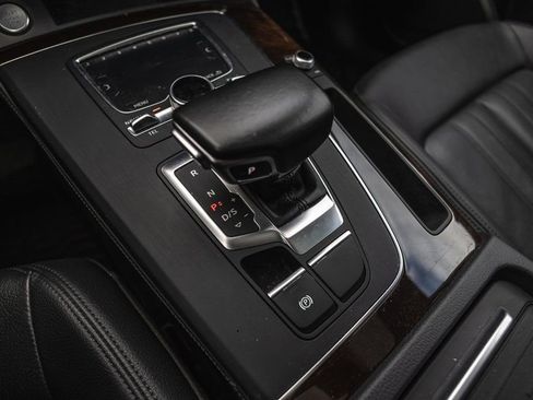 Used 2019 Audi Q5 2.0T Premium Plus AWD/4WD image 18