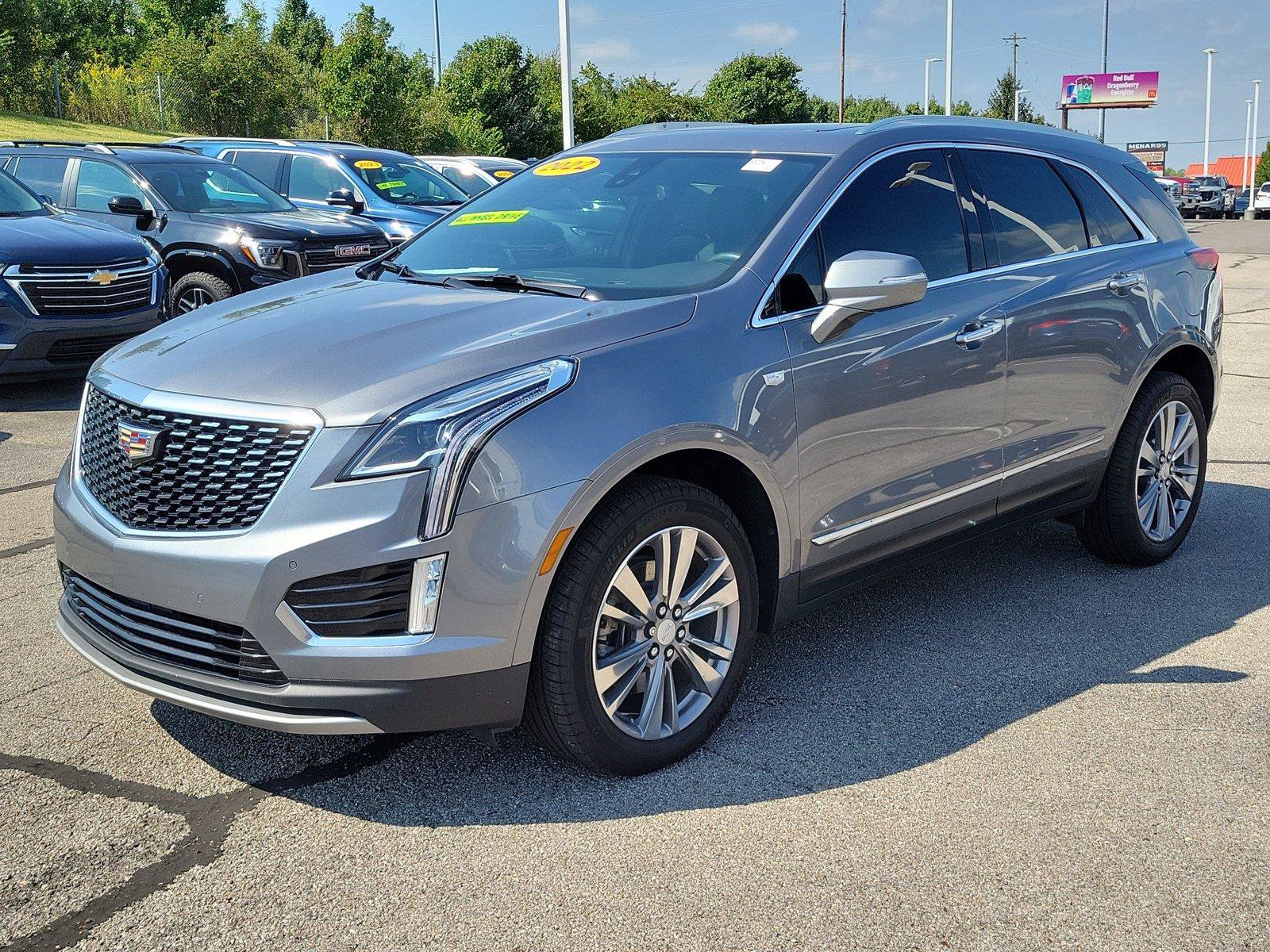 Used 2022 Cadillac XT5 Premium Luxury AWD/4WD image 2