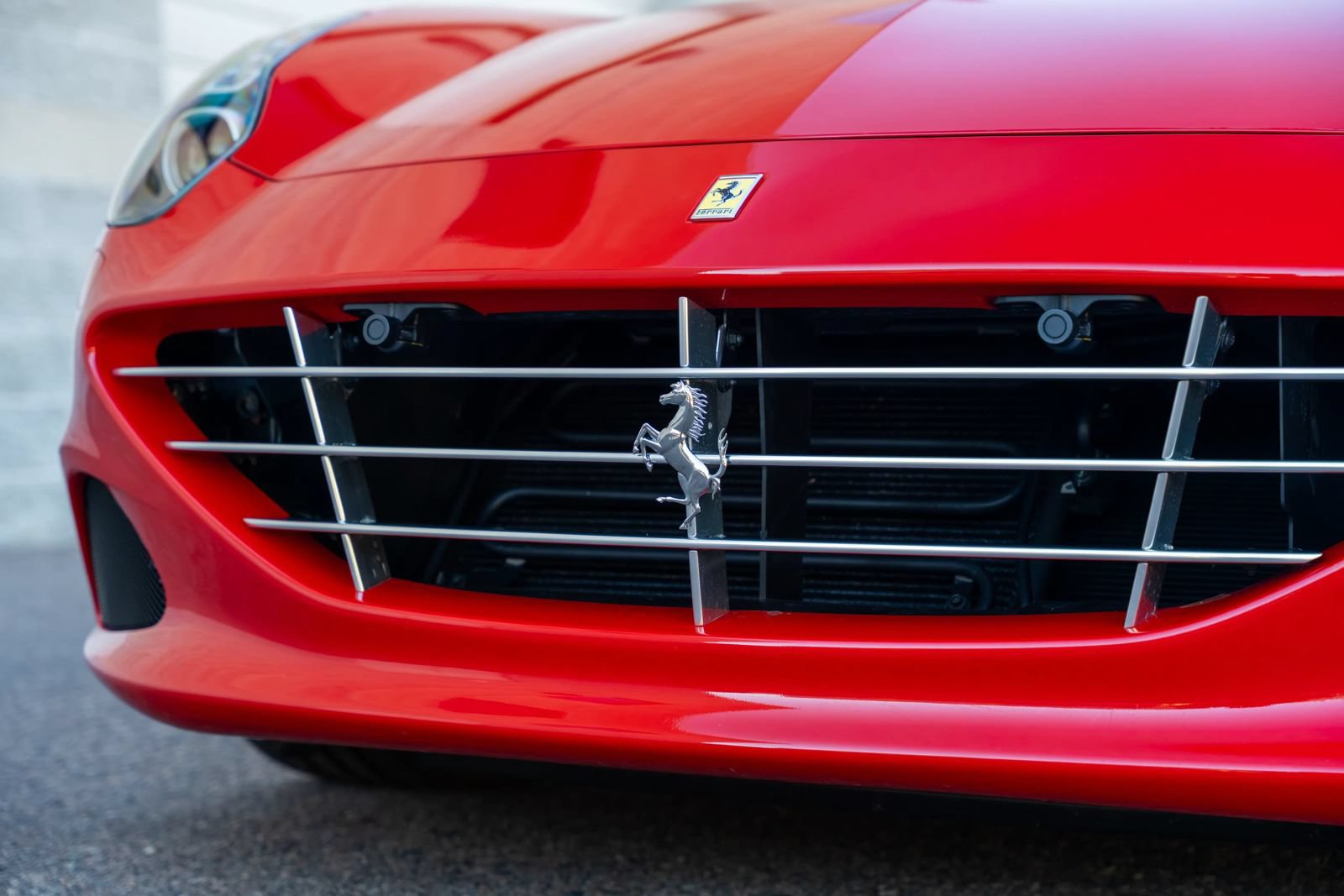 Used 2015 Ferrari California T RWD image 6