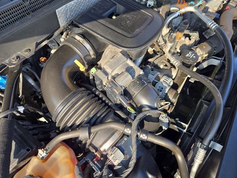 Used 2015 Chevrolet Silverado 2500 LT w/ LT Convenience Package image 12