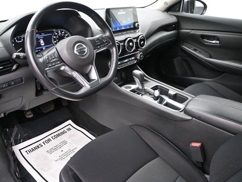 Used 2021 Nissan Sentra SV FWD image 2