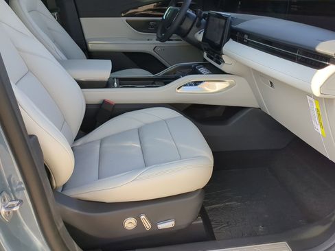 New 2026 Lincoln Nautilus Premier w/ Equipment Group 102A image 24