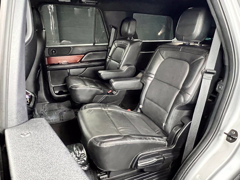 Used 2021 Lincoln Navigator Reserve AWD/4WD image 14
