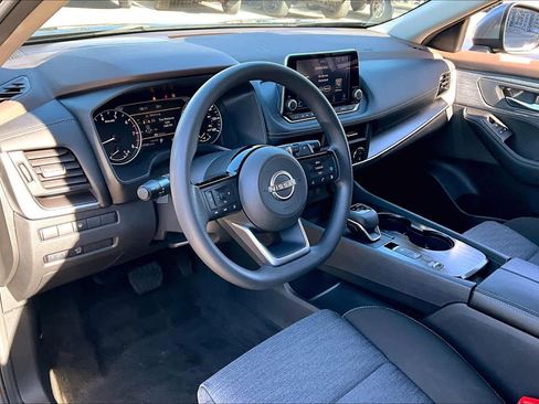 Certified 2023 Nissan Rogue SV image 16