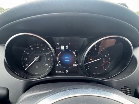 Used 2019 Jaguar F-PACE Prestige image 7