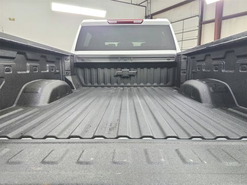 Used 2025 Chevrolet Silverado 2500 LT image 40