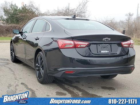 Used 2020 Chevrolet Malibu LT w/ Leather Package image 3