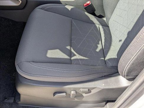 New 2025 Nissan Frontier SV image 4