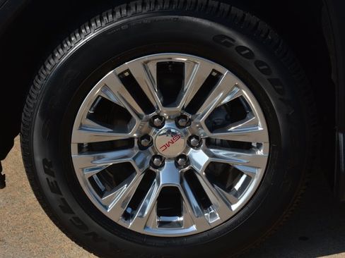 Used 2023 GMC Sierra 1500 Denali w/ Technology Package AWD/4WD image 10