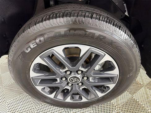 Used 2024 Toyota Tundra Limited image 11